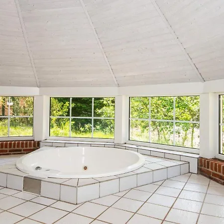 10 Person Holiday In R M Kongsmark
