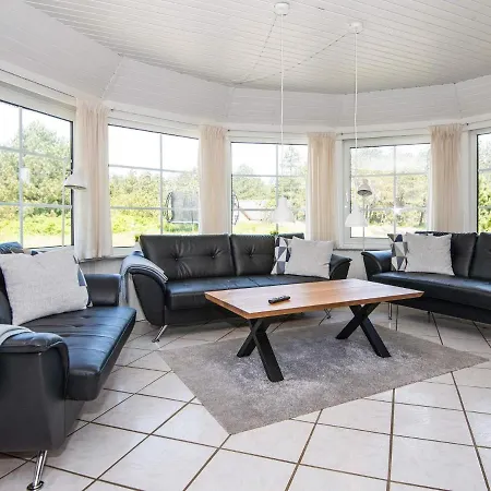 10 Person Holiday In R M Kongsmark