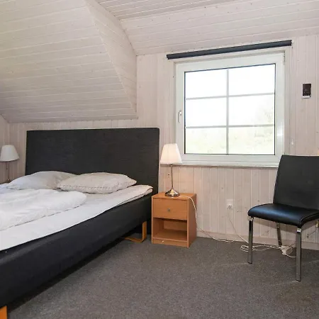 10 Person Holiday In R M *
